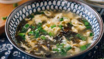 Seaweed and Egg Drop Soup