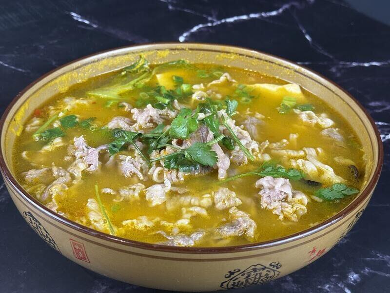 Beef in Golden Broth (spicy)